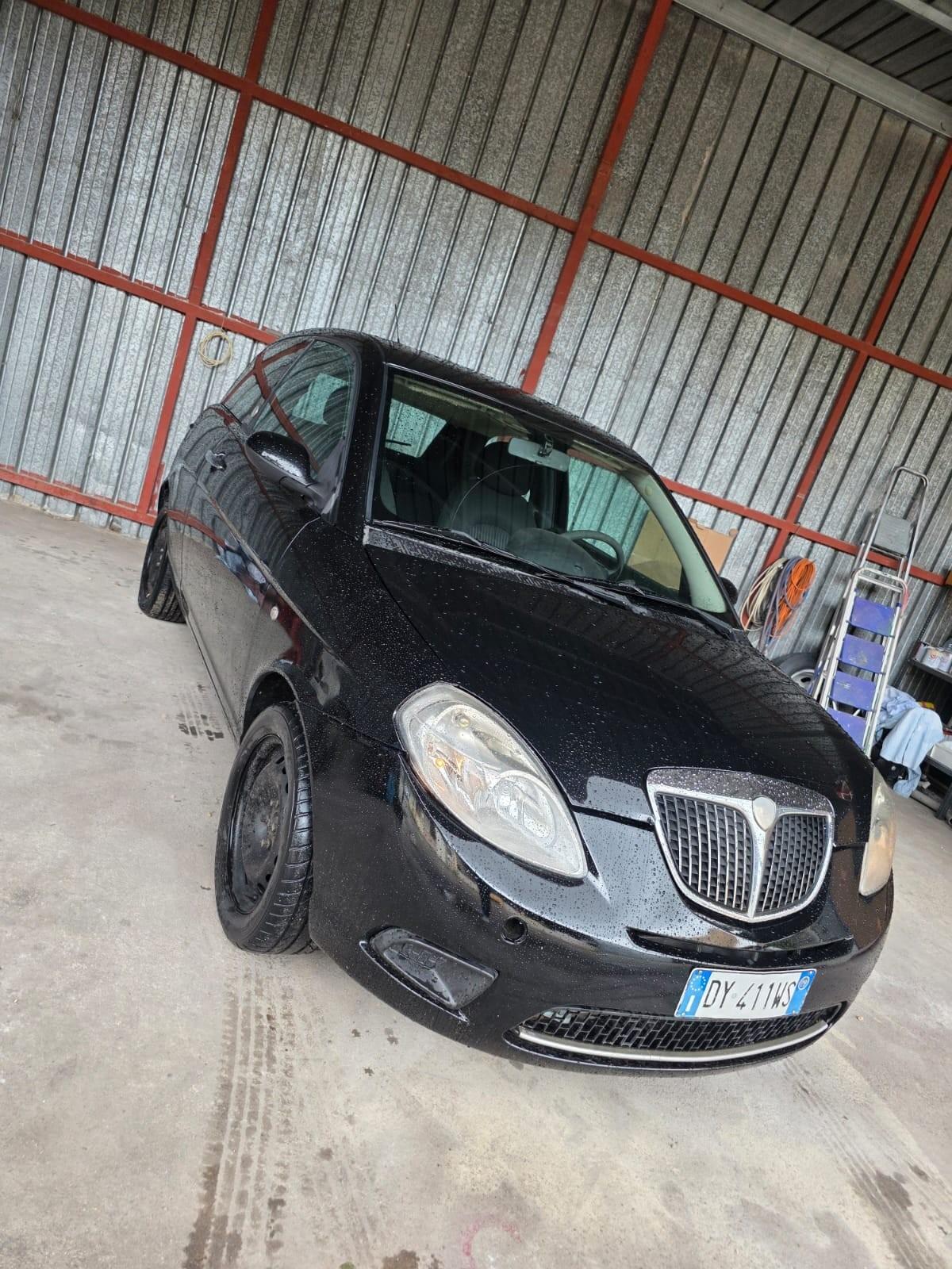 Lancia Ypsilon 1.4 Argento Ecochic GPL