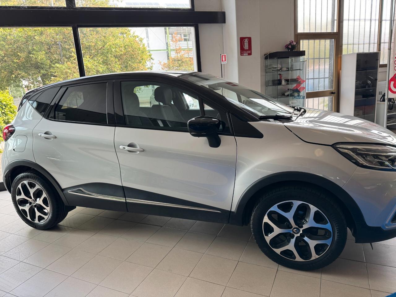 Renault Captur TCe 12V 90 CV Sport Edition2 - OK NEOPATENTATI!