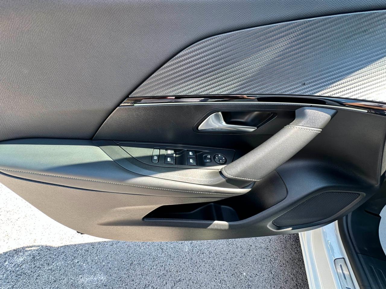 Peugeot 2008 BlueHDi 130 S&S EAT8 GT