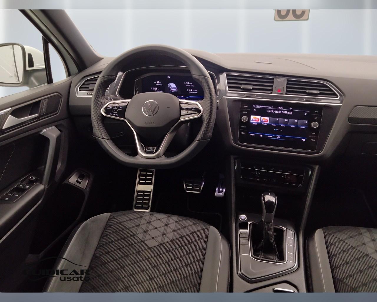 VOLKSWAGEN Tiguan II 2021 - Tiguan 1.5 tsi R-Line 150cv dsg