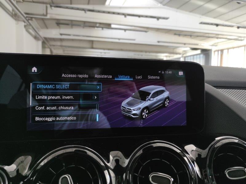 Mercedes-Benz GLA (H247) - GLA 200 Automatic Business