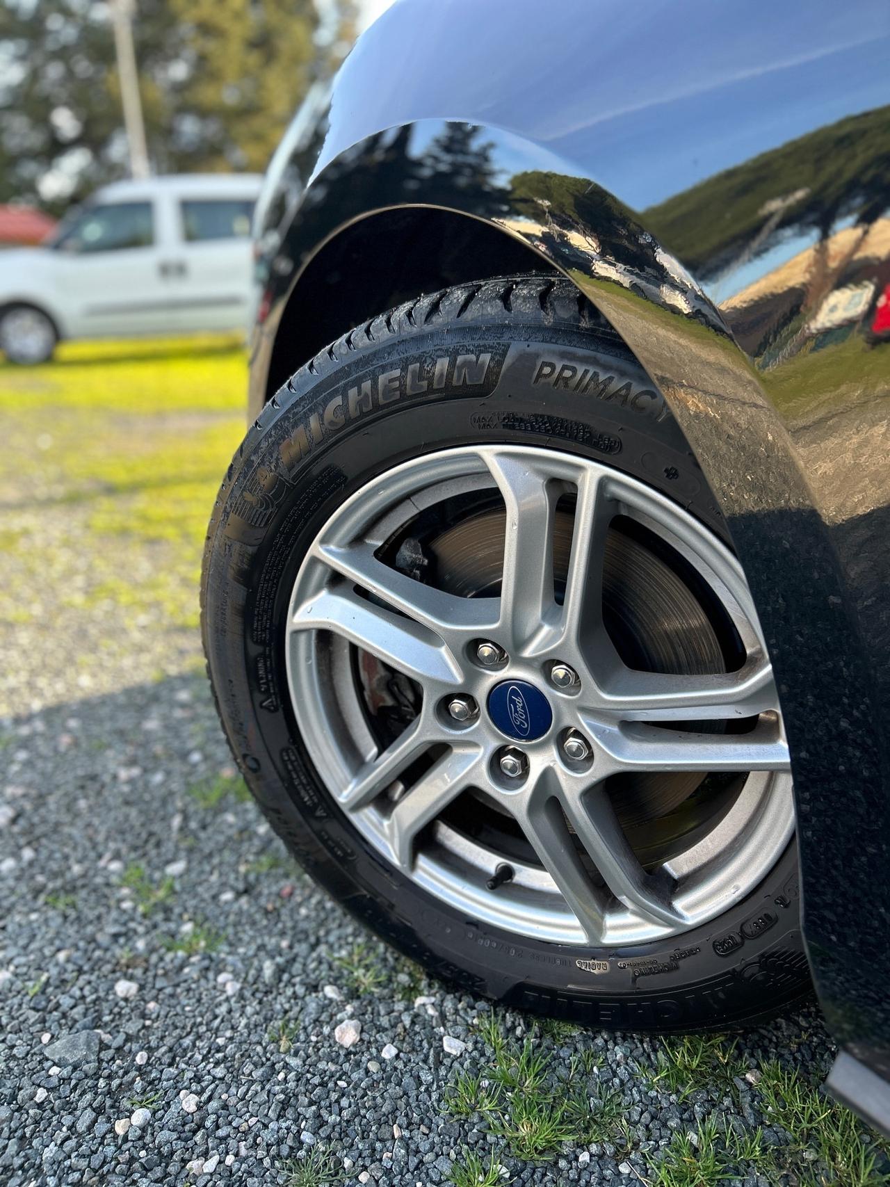 Ford Focus 1.5 TDCi 120 CV*NAVI*UNIPRO*