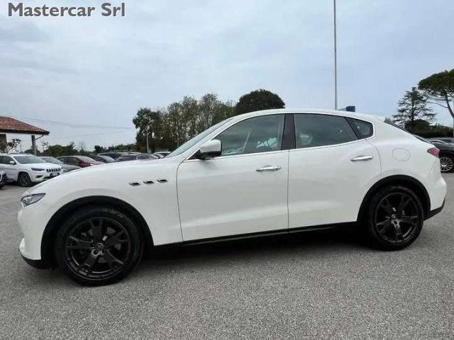 MASERATI Levante Levante 3.0 V6 350cv auto - GD537YH