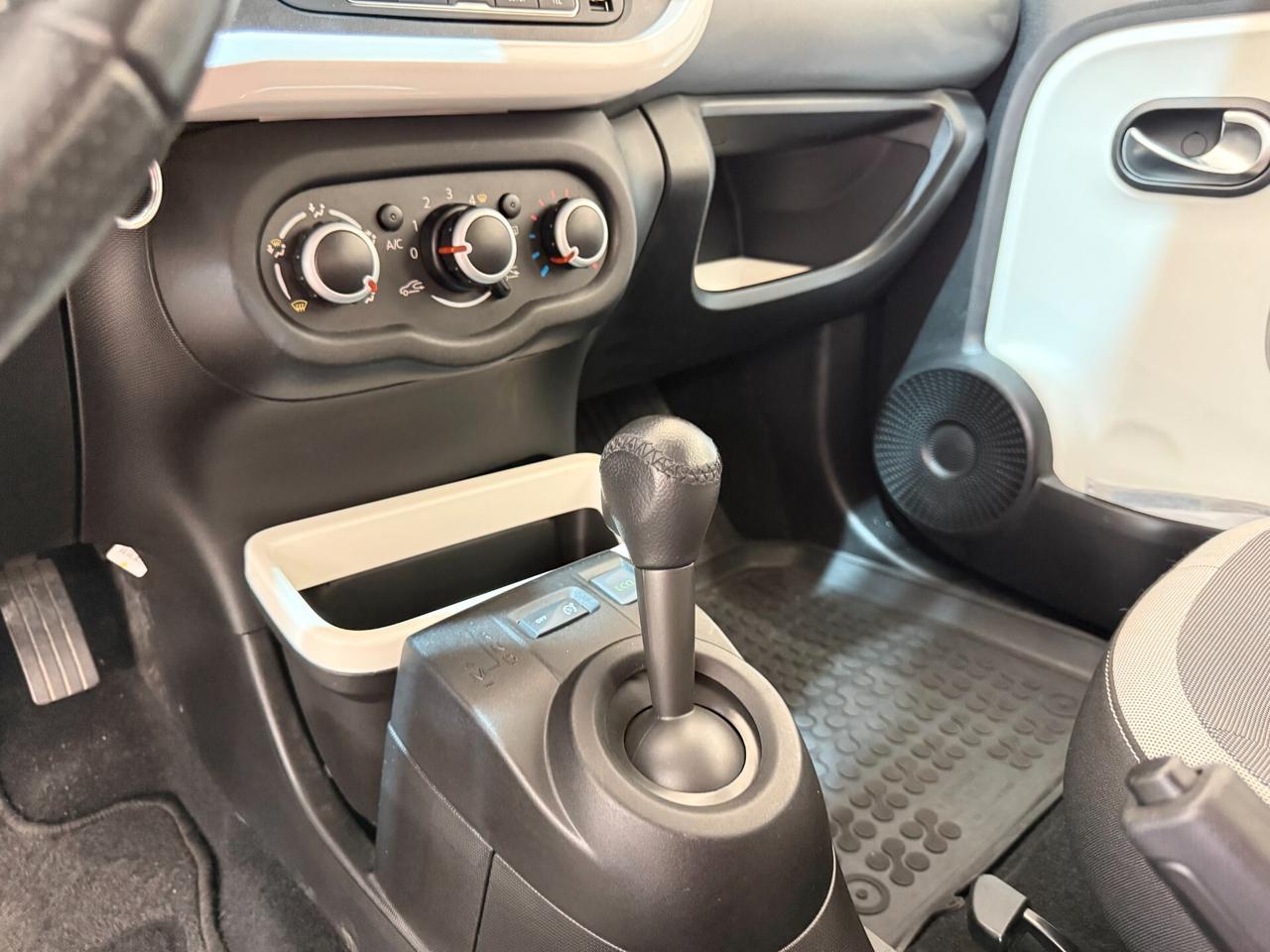 Renault Twingo SCe EDC Limited Intense