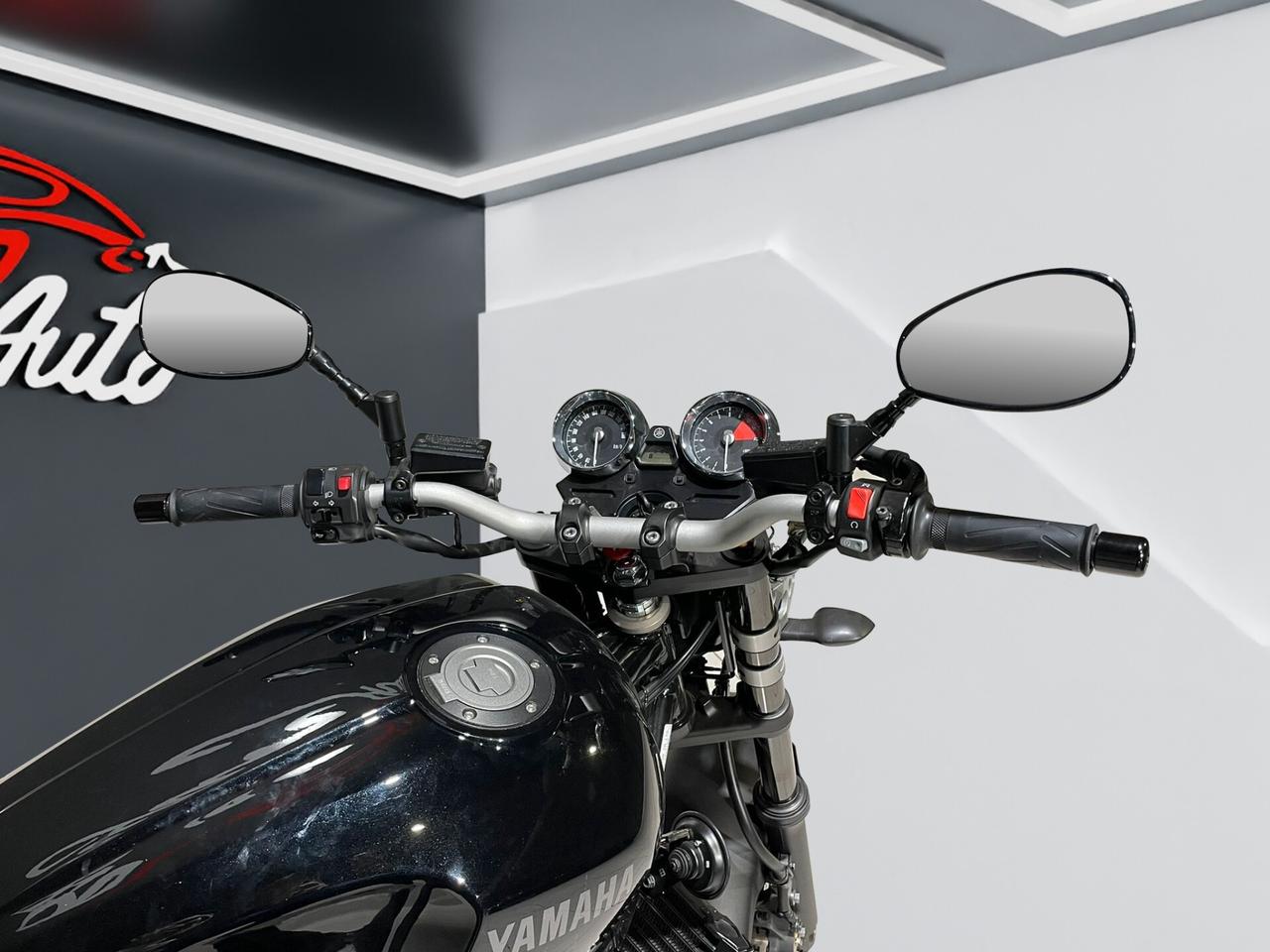 Yamaha XJR 1300
