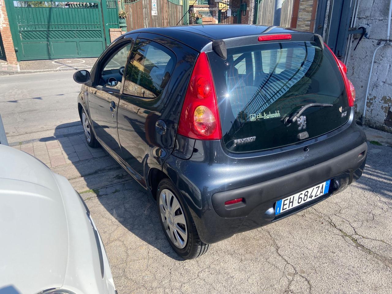 Peugeot 107 1.0 68CV 5p. Desir ha solo 30493km
