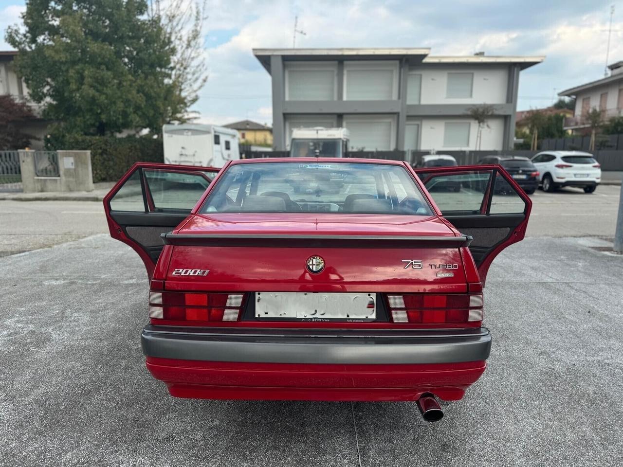 Alfa Romeo 75 1.8i turbo America
