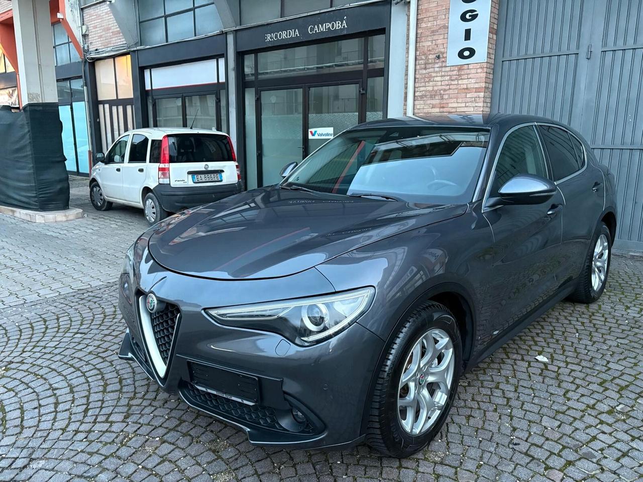 Alfa Romeo Stelvio 2.2 Turbodiesel 180 CV AT8 RWD Executive