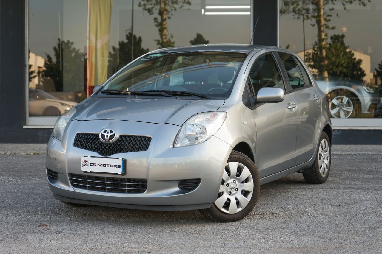 Toyota Yaris 1.0 5 porte