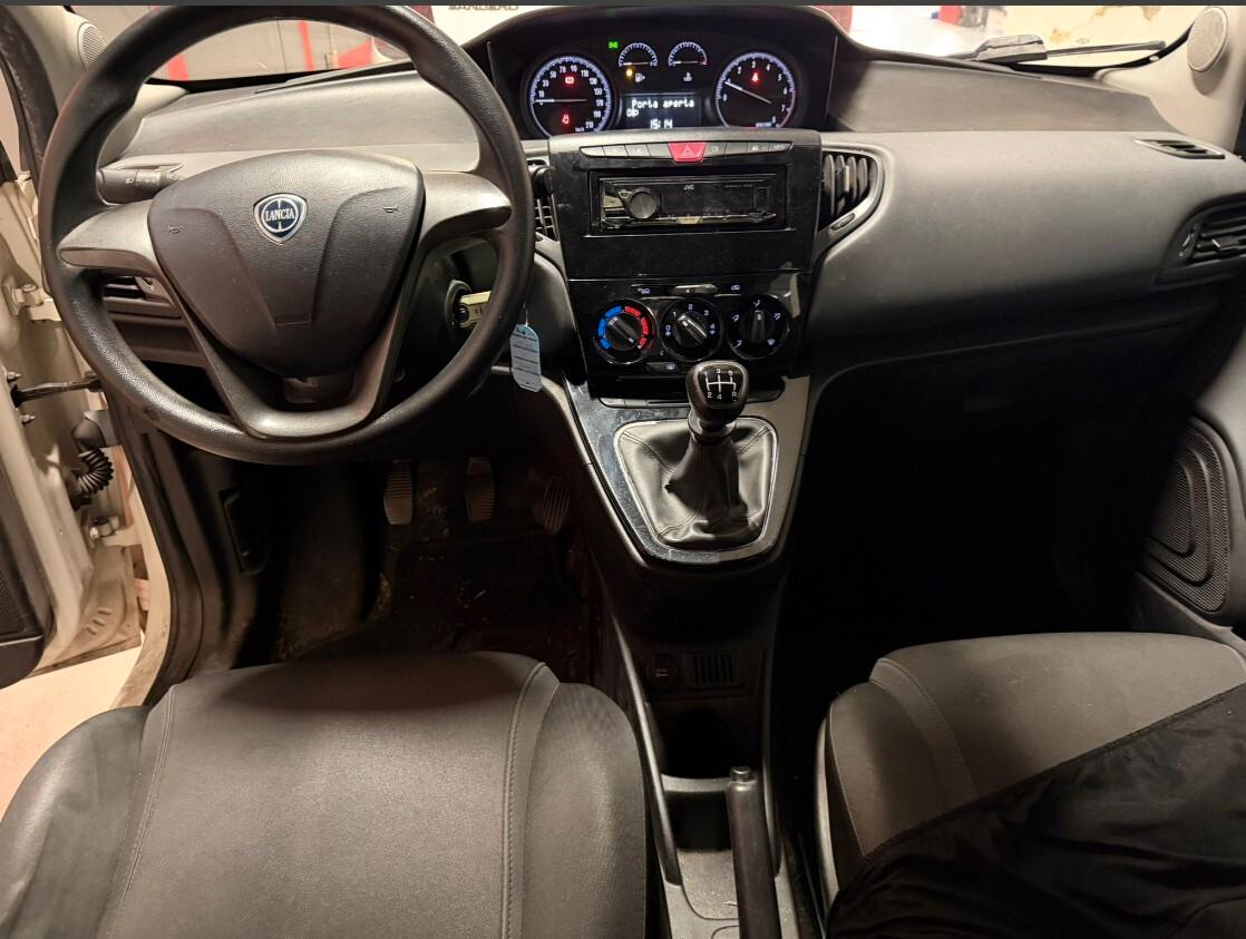 Lancia Ypsilon 1.2 69 CV 5 porte