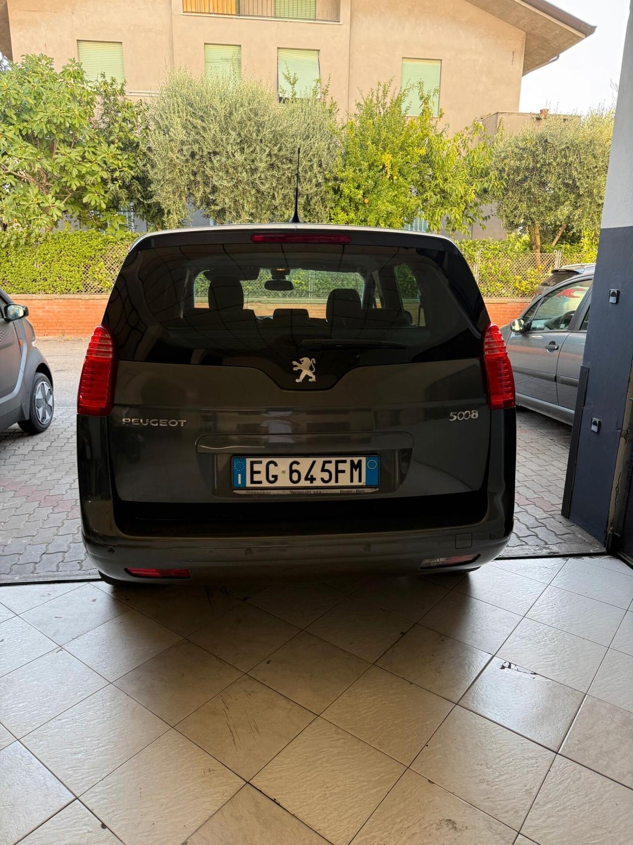 Peugeot 5008 2.0 HDi 150CV Business