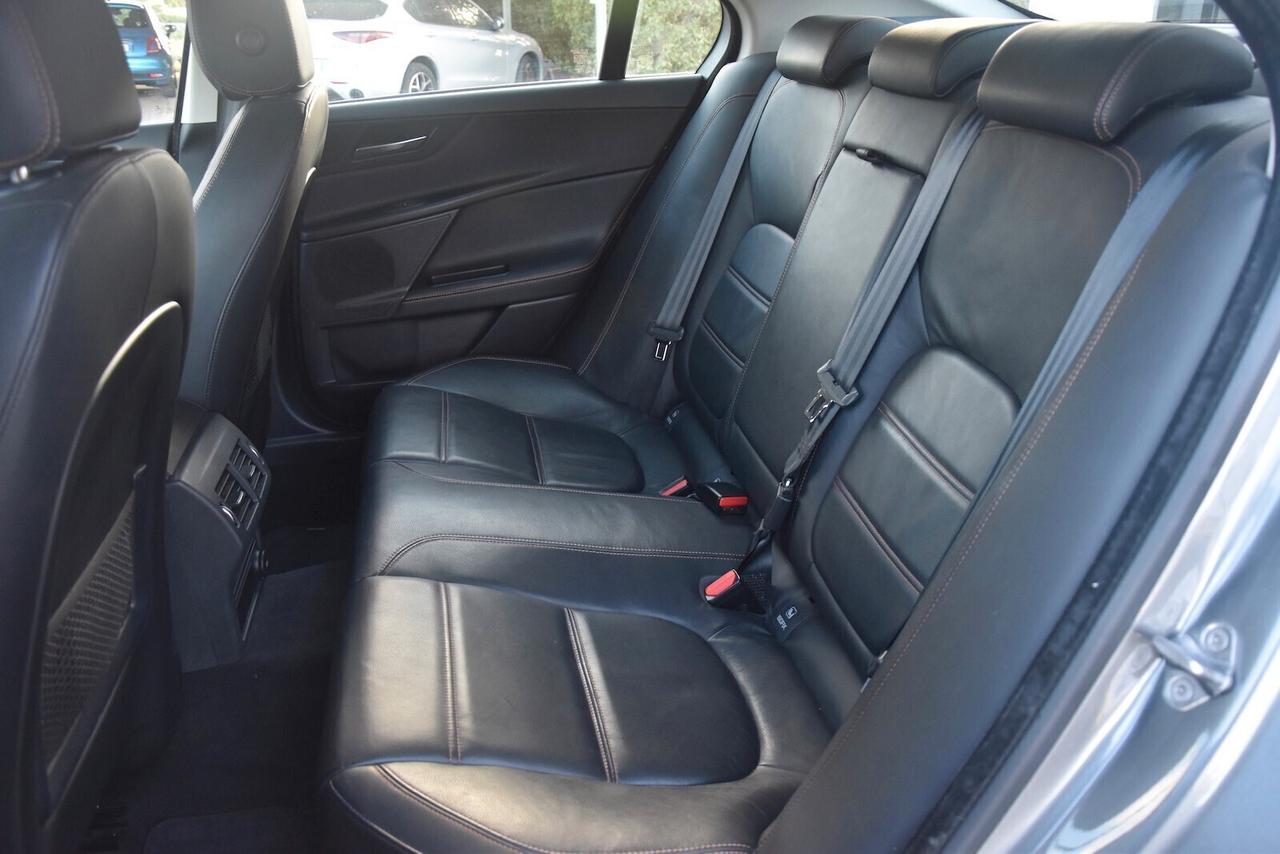 Jaguar XE 2.0 D Turbo 180CV aut. Prestige