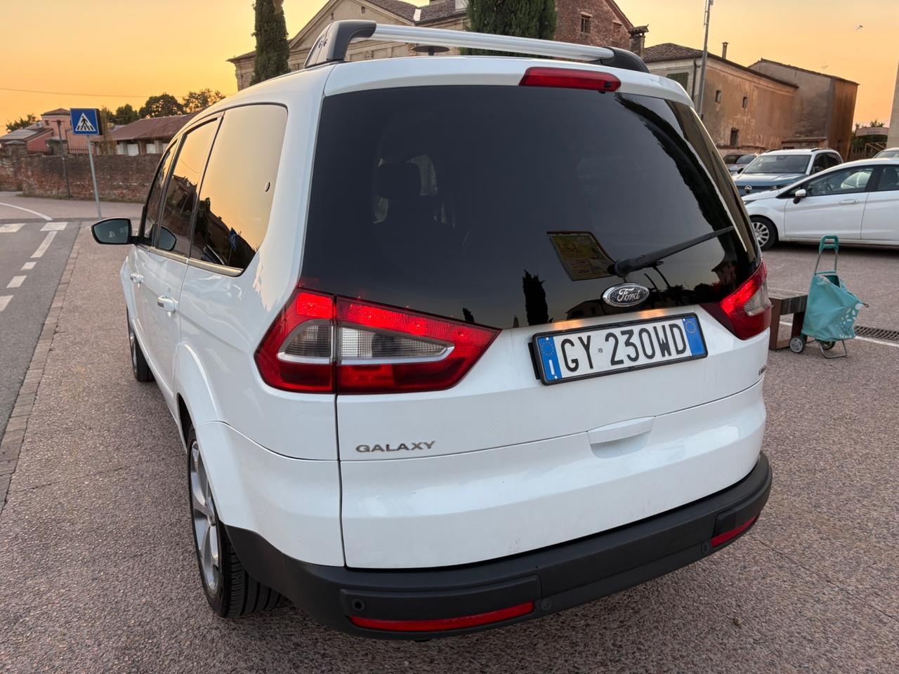 Ford Galaxy galaxi 2.0 tdci 7 posti tetto pelle pronta al uso