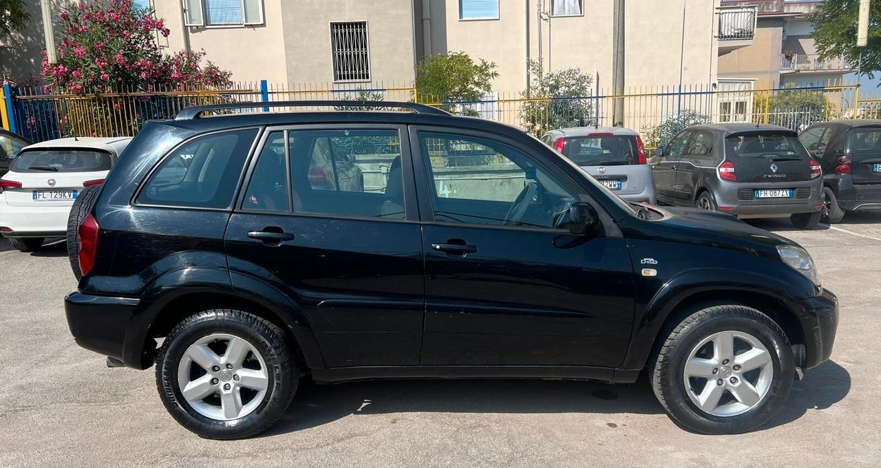 Toyota RAV 4 RAV4.com 2.0 Tdi D-4D cat 5 porte Sol