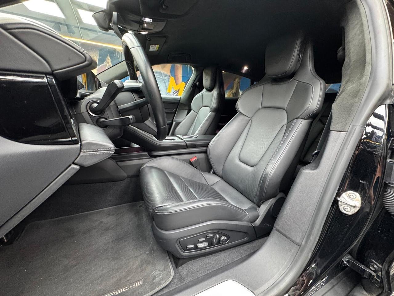 Porsche Taycan Turbo Cross Turismo (019)