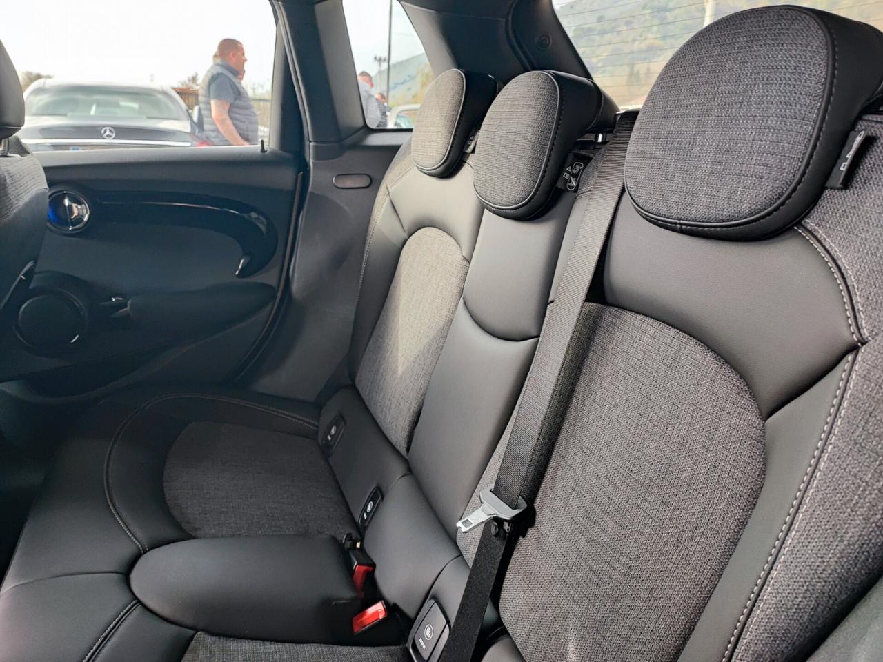 Mini 2.0 Cooper SD aut. Hype 5 porte