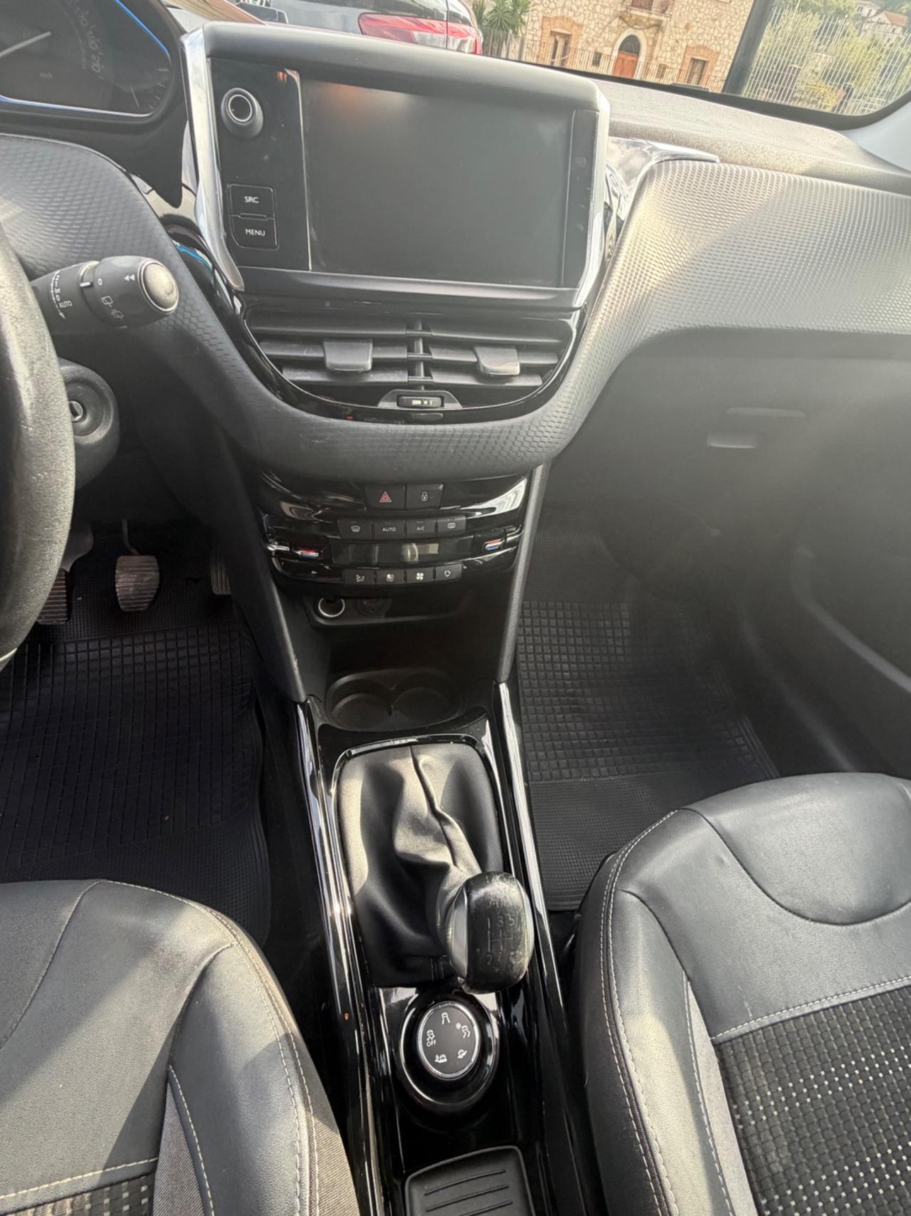 Peugeot 2008 BlueHDi 100 Allure
