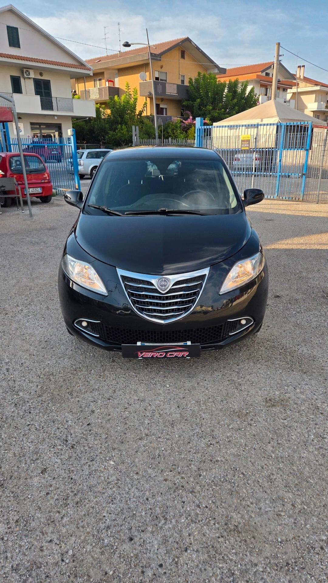 Lancia Ypsilon 1.2 69 CV 5 porte GPL Ecochic Platinum