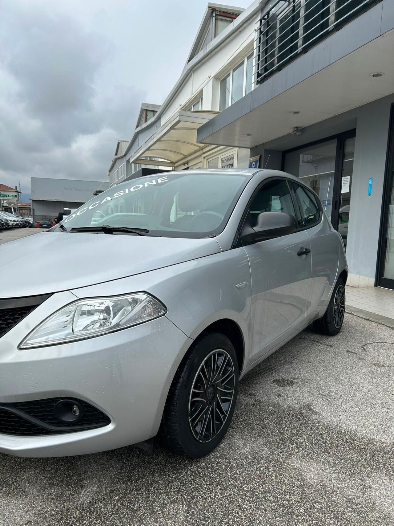 Lancia Ypsilon 1.2 69 CV 5 porte Elefantino Blu