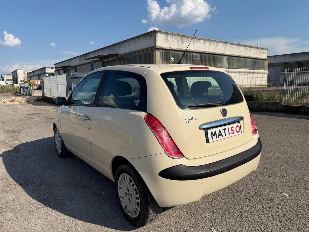 Lancia Ypsilon