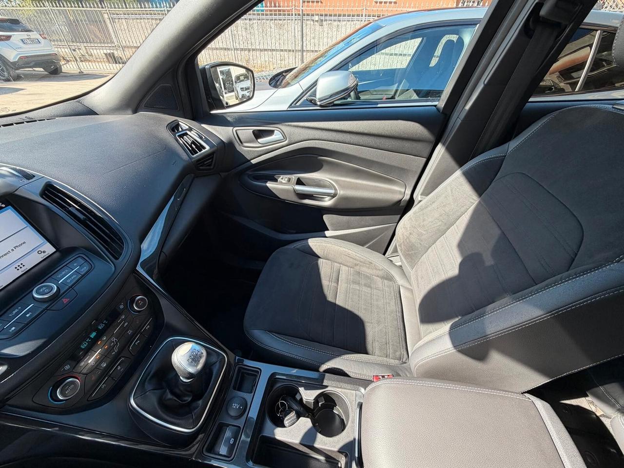 Ford Kuga 1.5 TDCI 120 CV S&S 2WD ST-Line