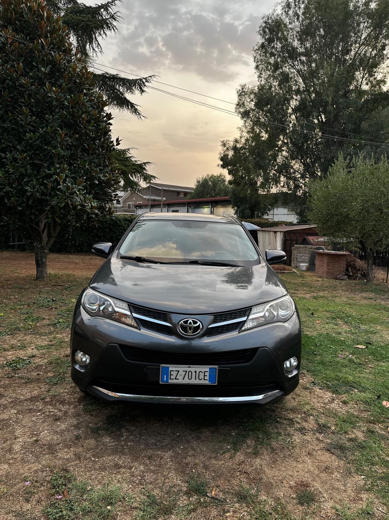 Toyota RAV 4 RAV4 2.0 D-4D 2WD Style White Ed.