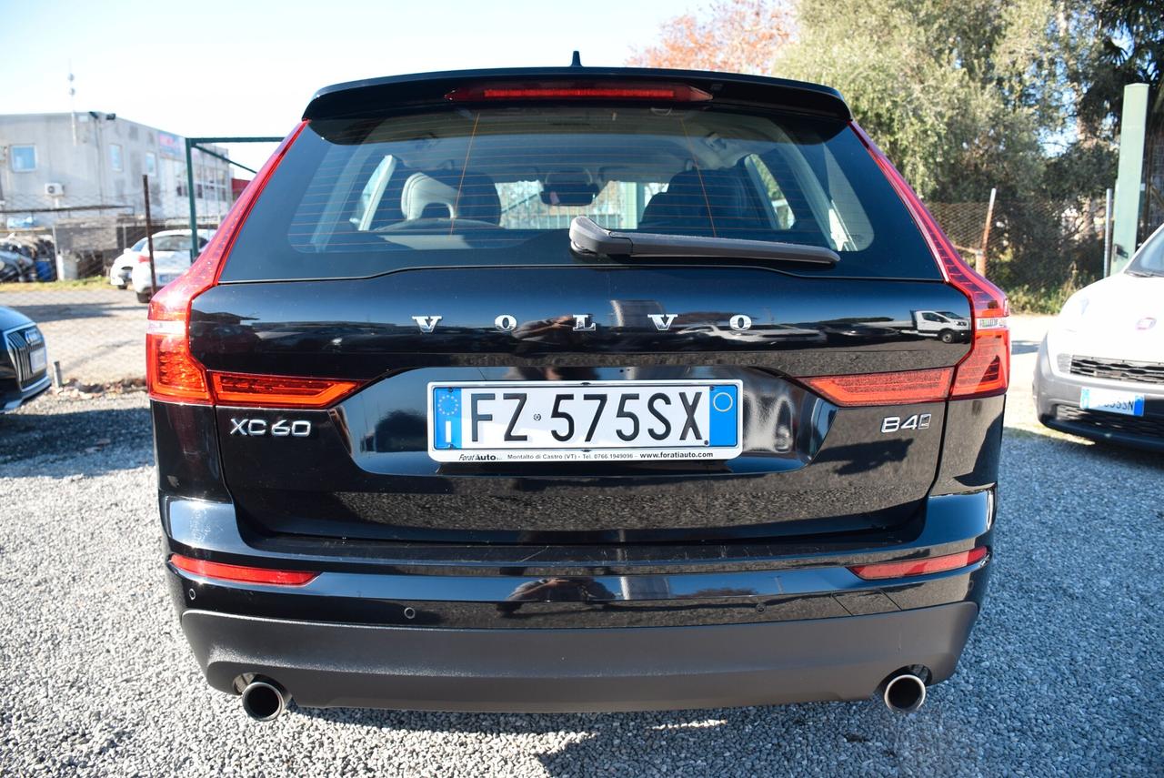 Volvo XC 60 XC60 IBRIDA DIESEL 4X4 2.0 B4 AWD AUTOM Geartronic Momentum FULL