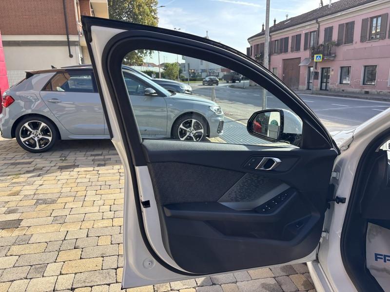 BMW 118 d Msport auto FULL LED-NAVI-CAM-18"