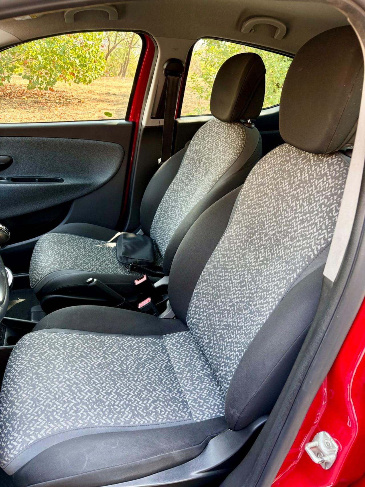 Lancia Ypsilon 1.0 FireFly 5 porte S&S Hybrid Gold