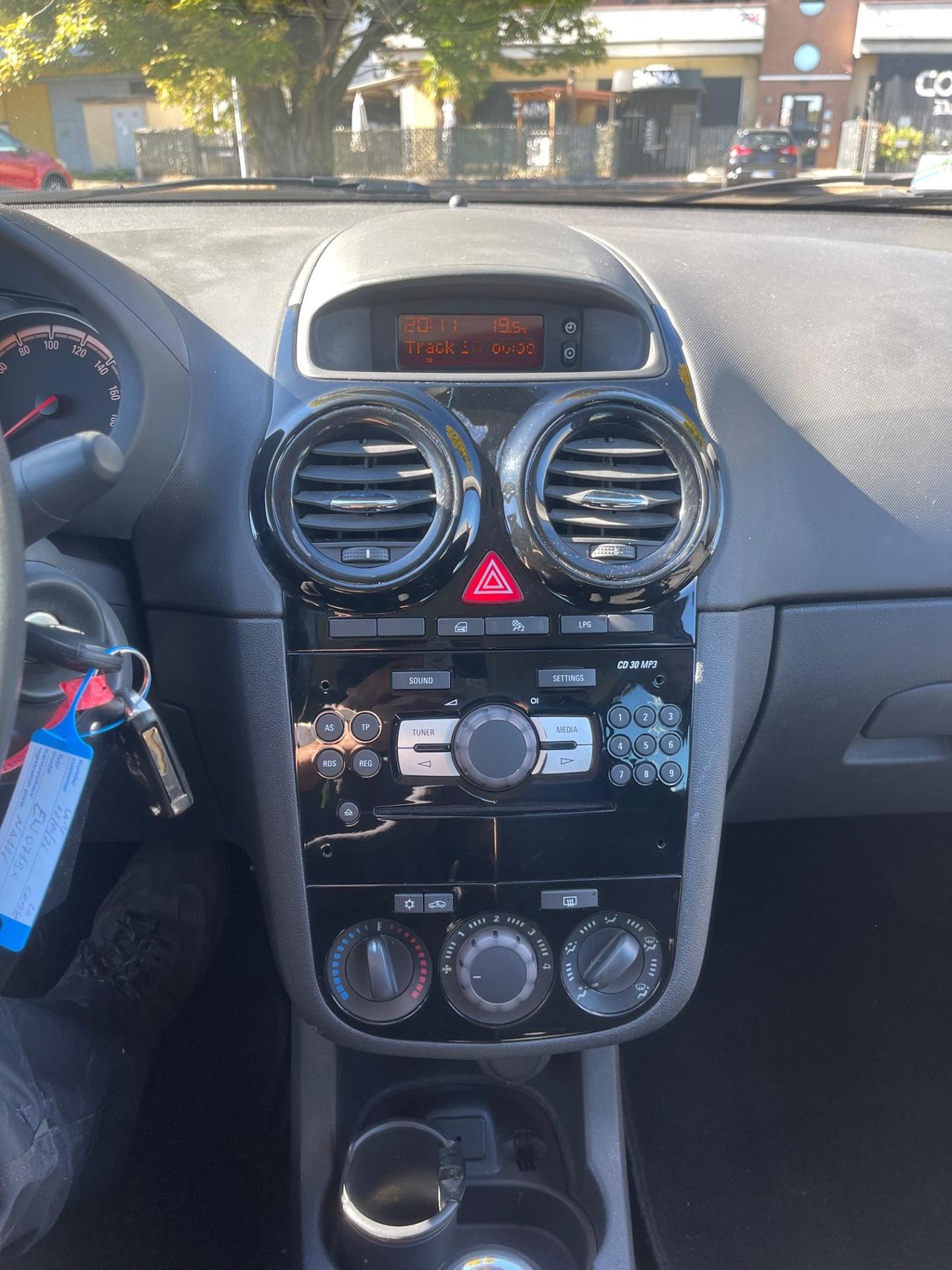 Opel Corsa 1.2 85CV 5 porte GPL-TECH Edition