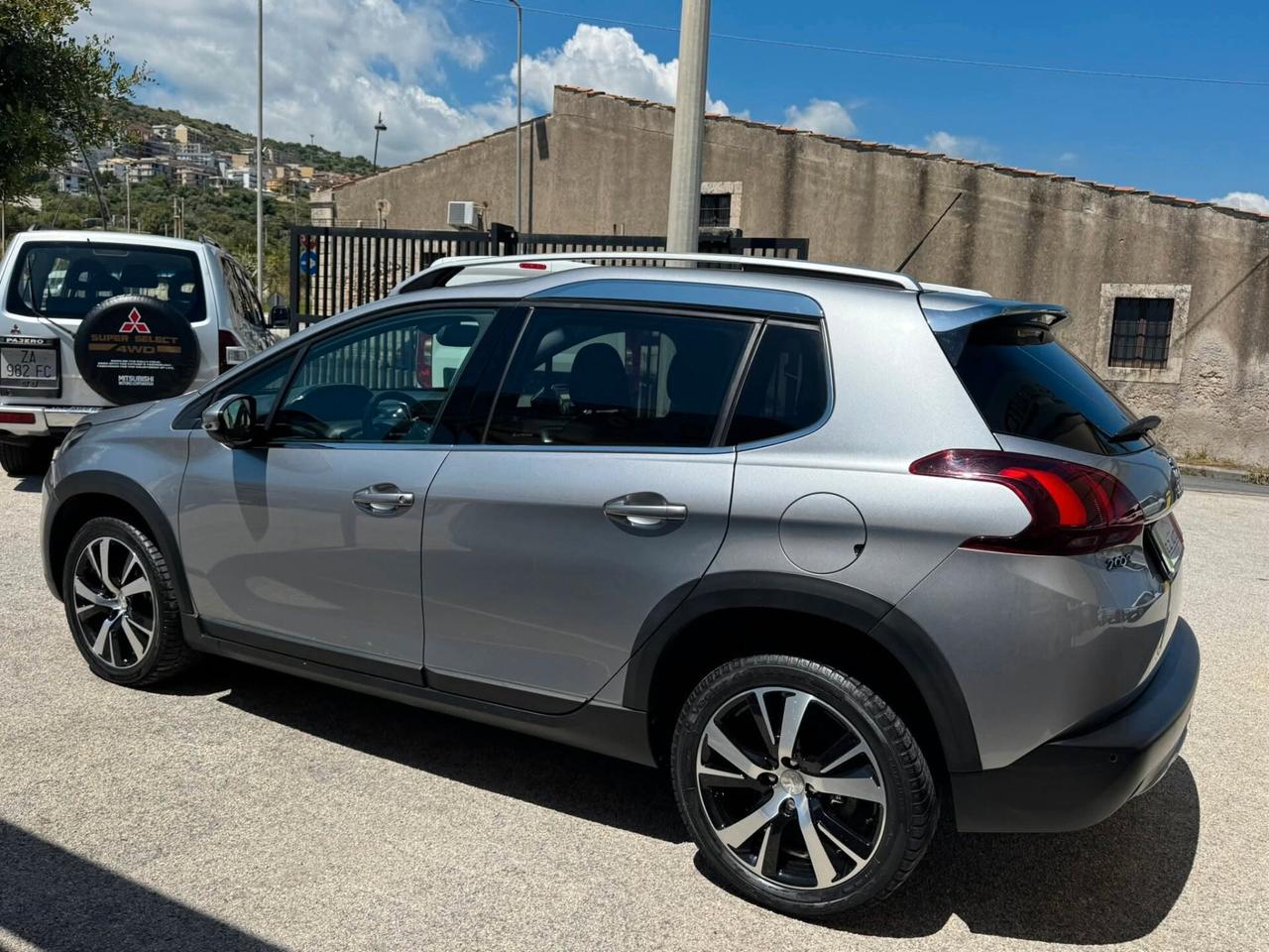 PEUGEOT 2008 EAT6 1.6DIESEL 120CV FULL OPTIONAL PARI AL NUOVO