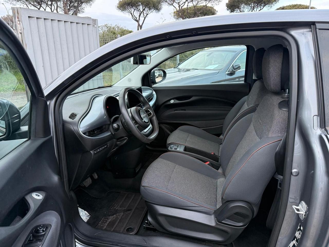 Fiat 500 500e Berlina 42 kWh Passion