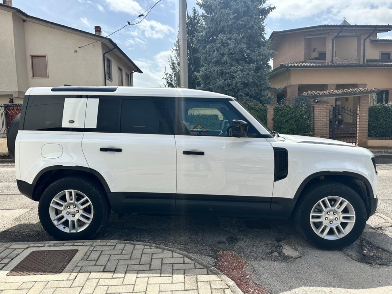 Land Rover Defender 110 3.0D I6 200 CV AWD Auto S