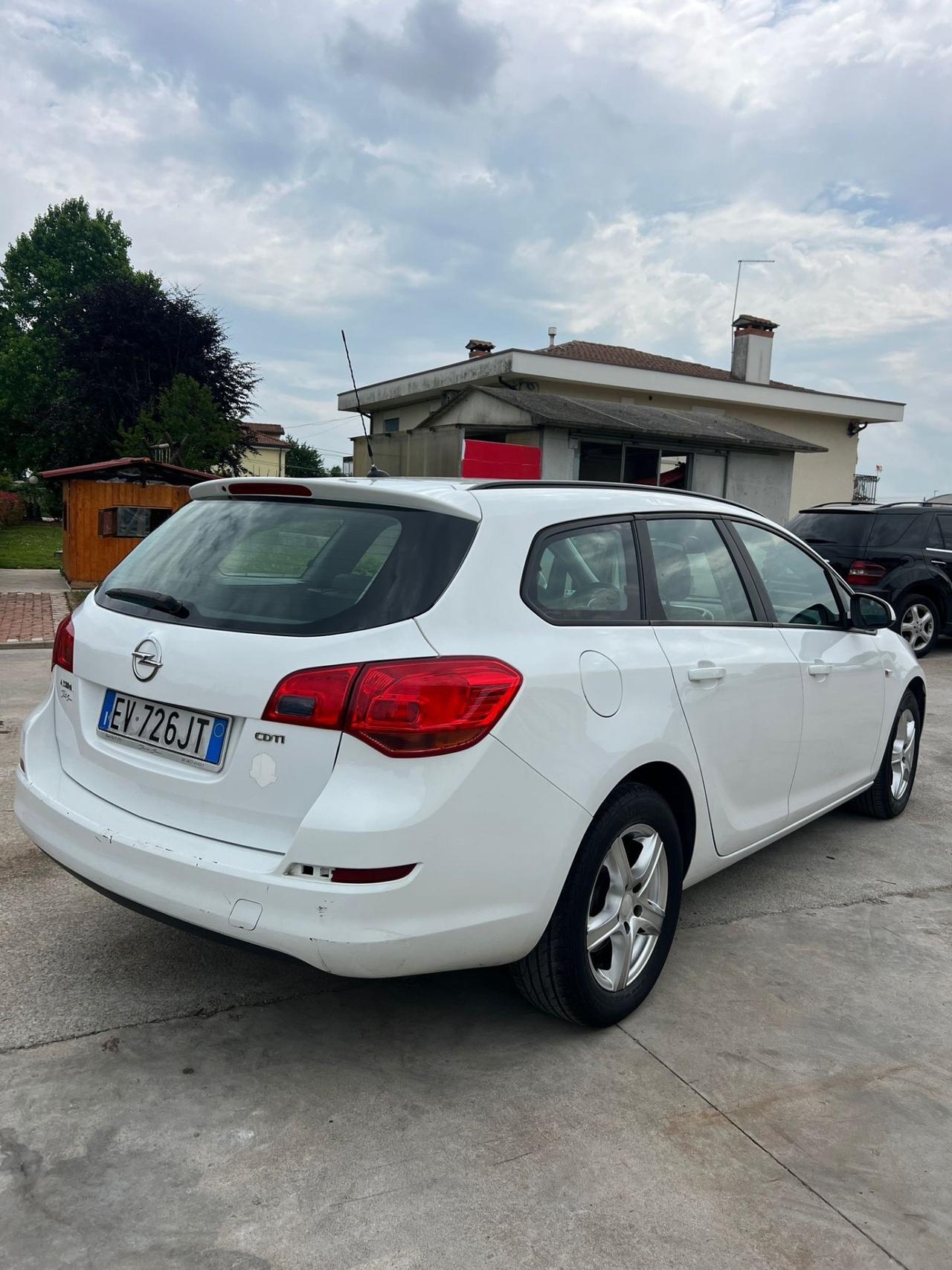 Opel Astra 1.7 CDTI 110CV Sports Tourer Cosmo