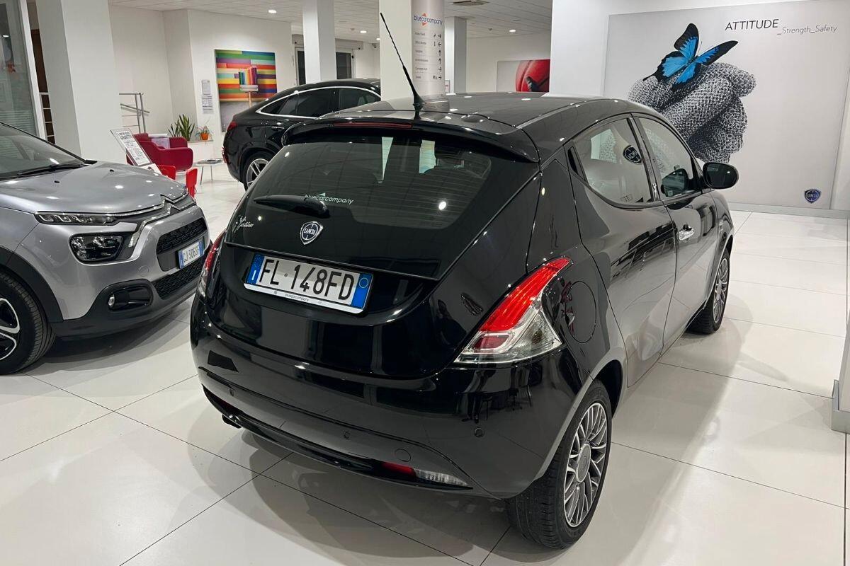 Lancia Ypsilon 0.9 TwinAir 85 CV 5 porte S&S DFN Gold