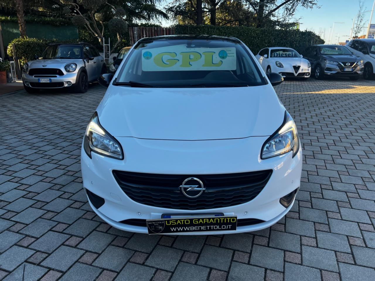 Opel Corsa 1.4 90CV GPL bi-color Black Edition