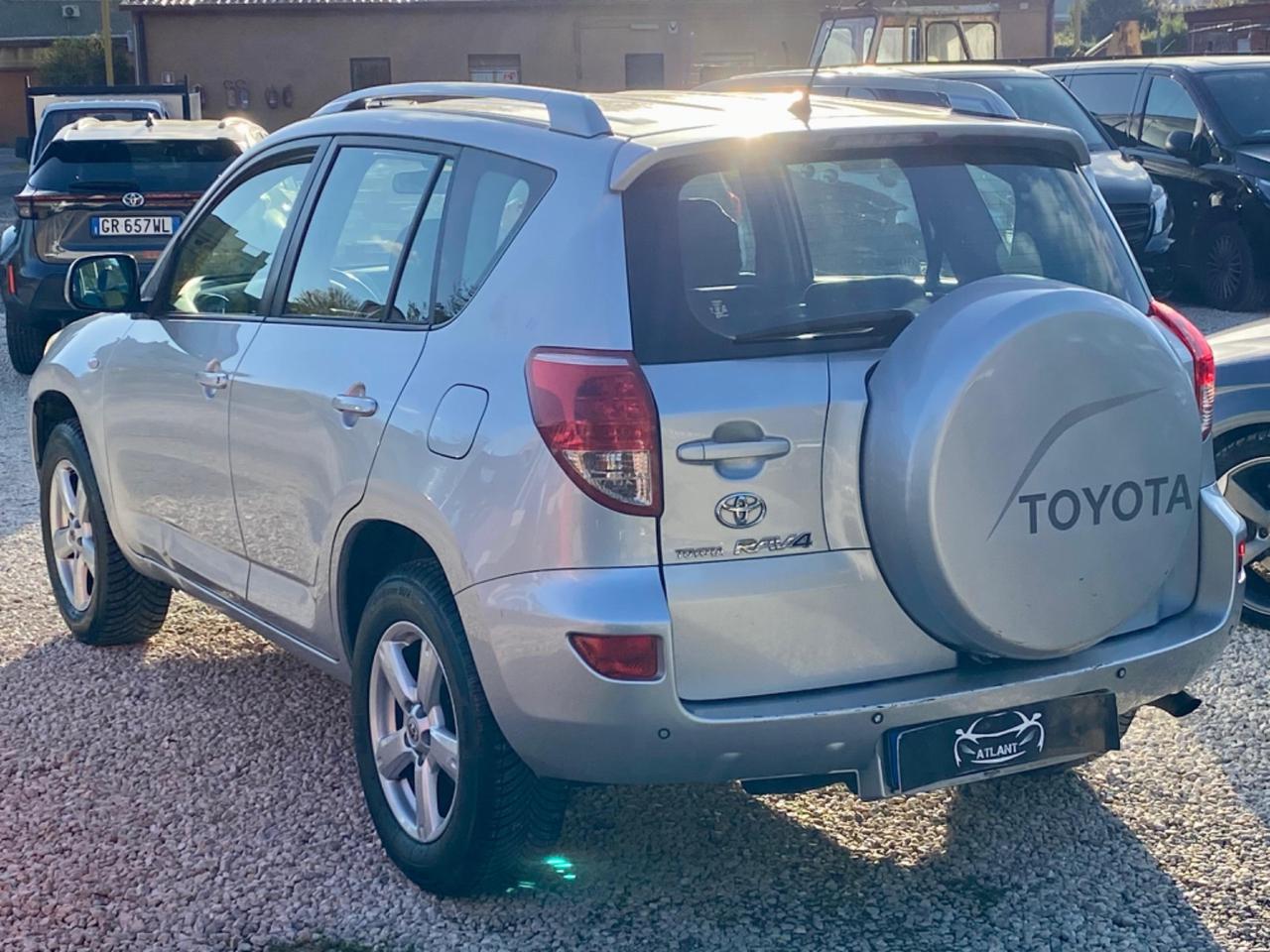 Toyota RAV 4 RAV4 2.0 Luxury
