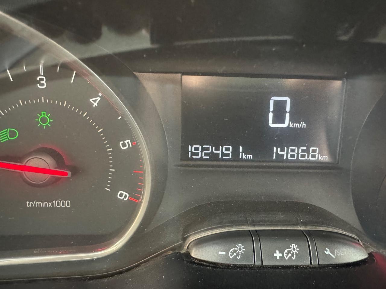 Peugeot 208 1.4 HDi 68 CV 5 porte Allure Neopatentati