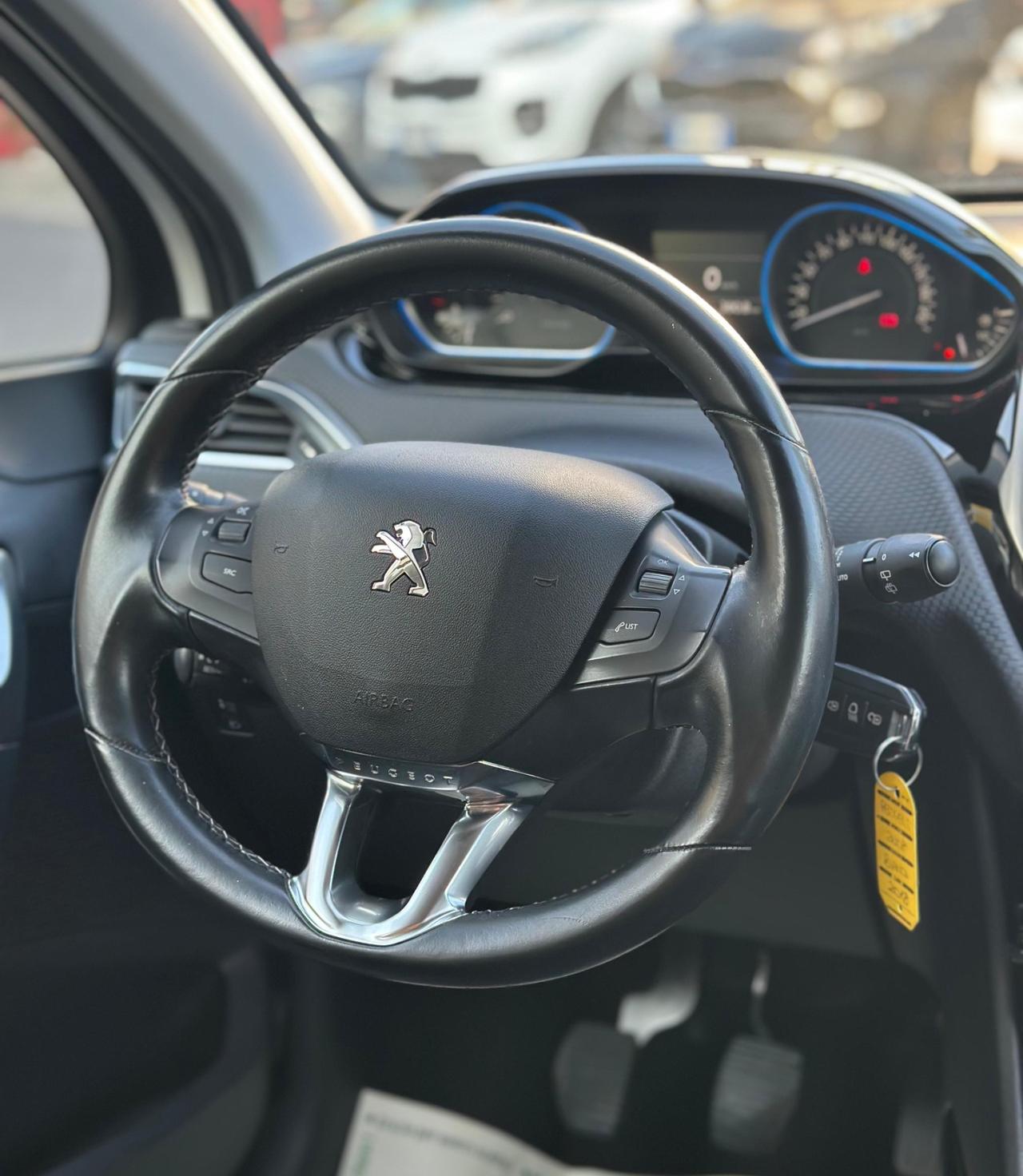 Peugeot 2008 1.6 Blue-HDI 120CV Allure