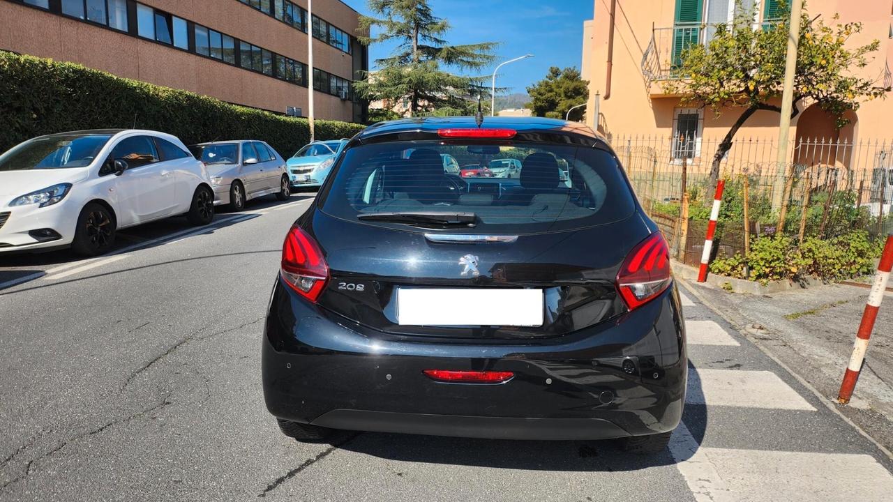 Peugeot 208 PureTech 82 5 porte Allure