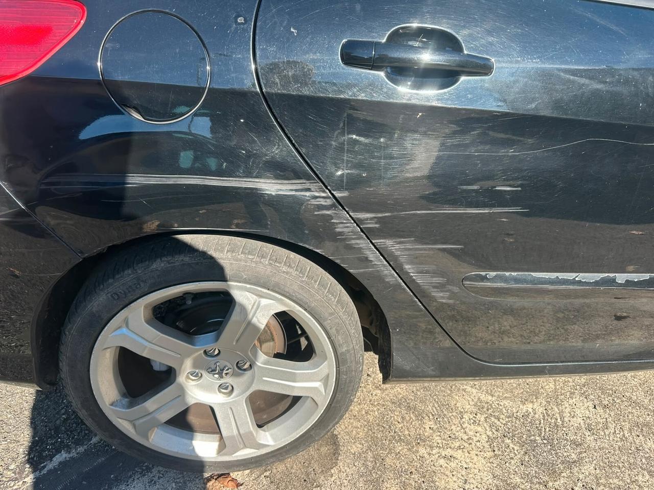 Peugeot 308 2.0 HDi 5p. - molti lavori eseguiti in fattura - 2200 euro