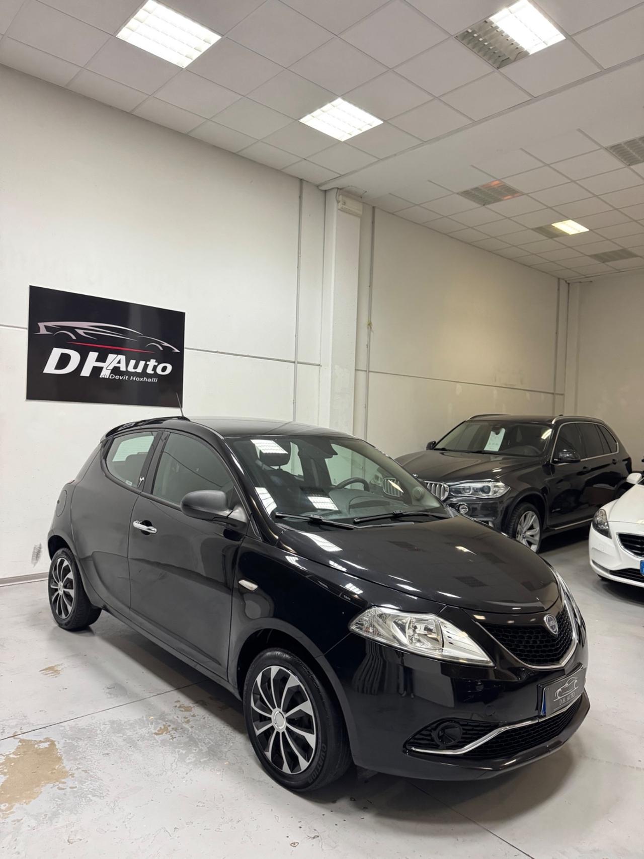 Lancia Ypsilon 1.2 69 CV 5 porte Platinum