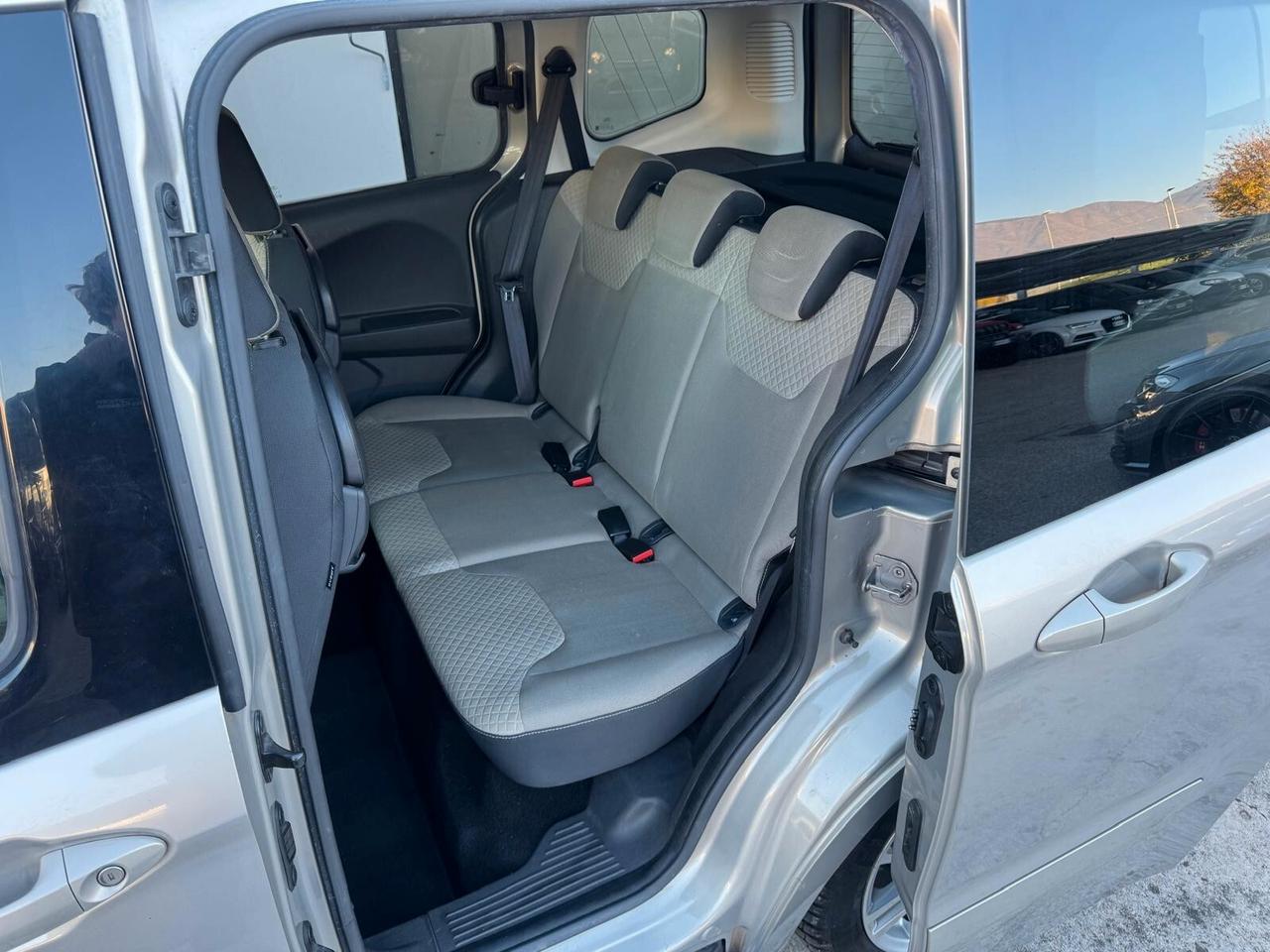 Ford Tourneo Courier 1.5 TDCI 75 CV Plus