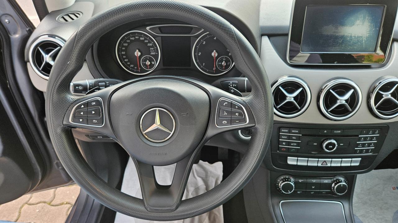 Mercedes-benz B 180 d Automatic Business KAMERA-ANTICOLL.