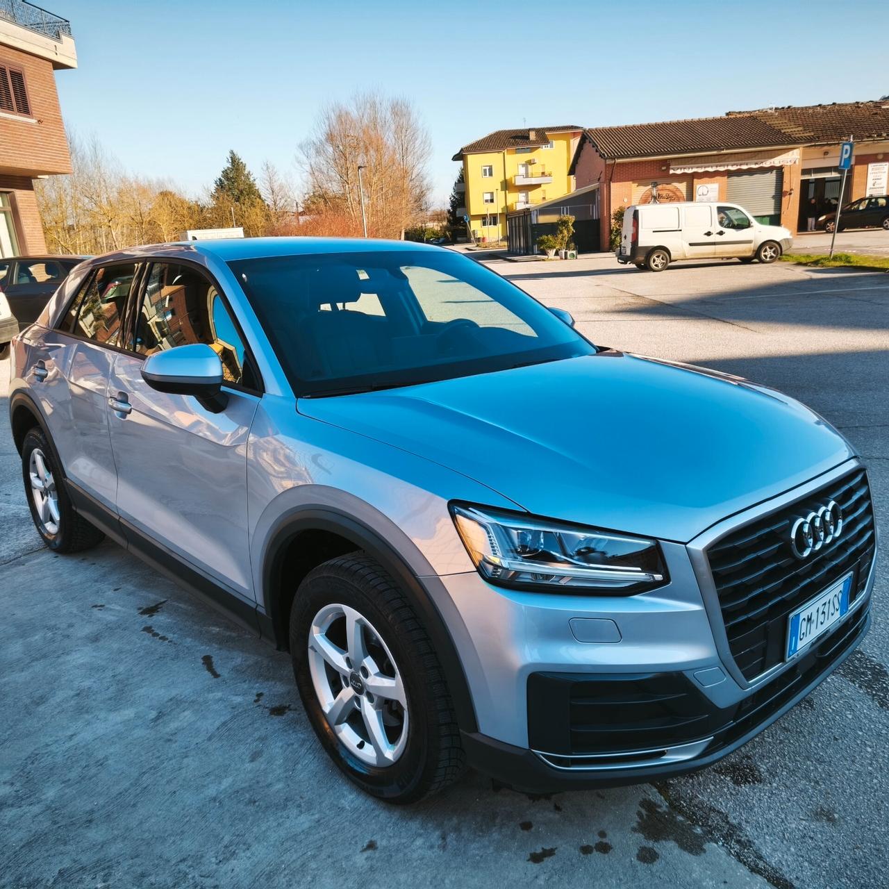 Audi Q2 30 TDI Business E6d