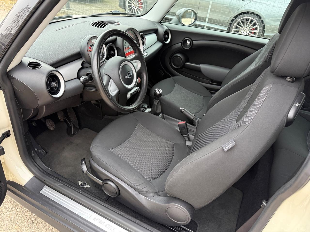 MINI One Mini III R56 2007 Hatchback 1.4