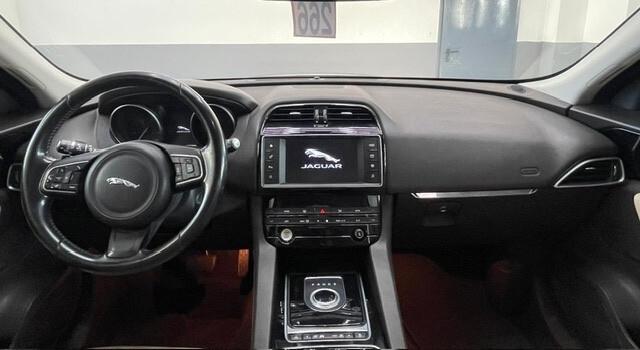 Jaguar F-Pace 3.0 D V6 300 CV AWD aut. S