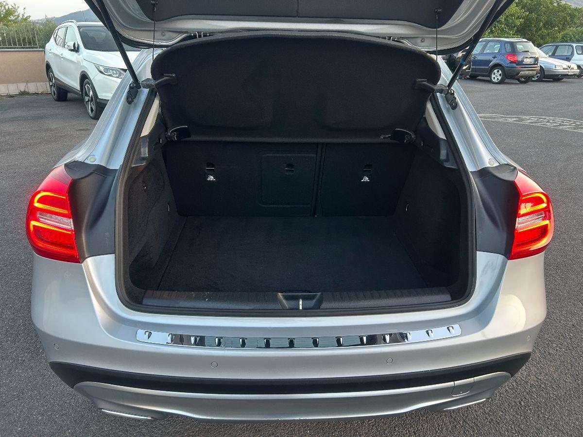 MERCEDES - Classe GLA - GLA 200 d Automatic 4Matic Premium TETTO