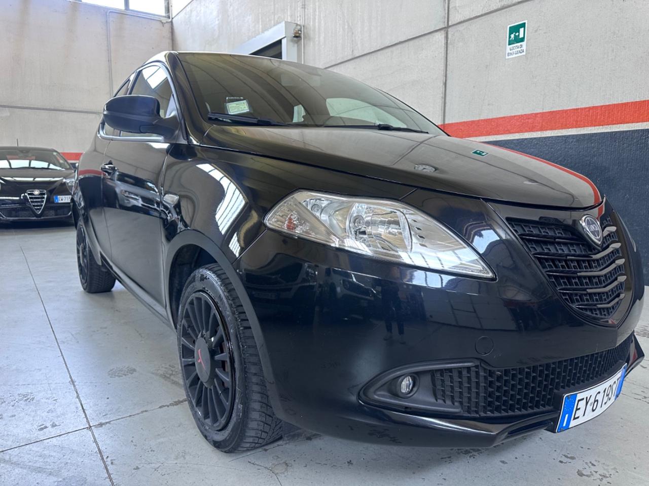 Lancia Ypsilon 1.2 69 CV 5 porte Gold