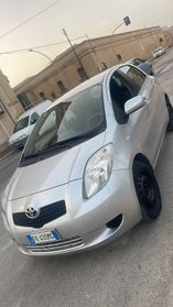 Toyota Yaris 1.0 5 porte